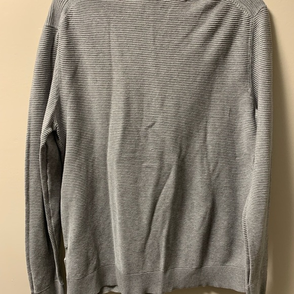 Bench Longsleeve size small - Picture 8 of 8